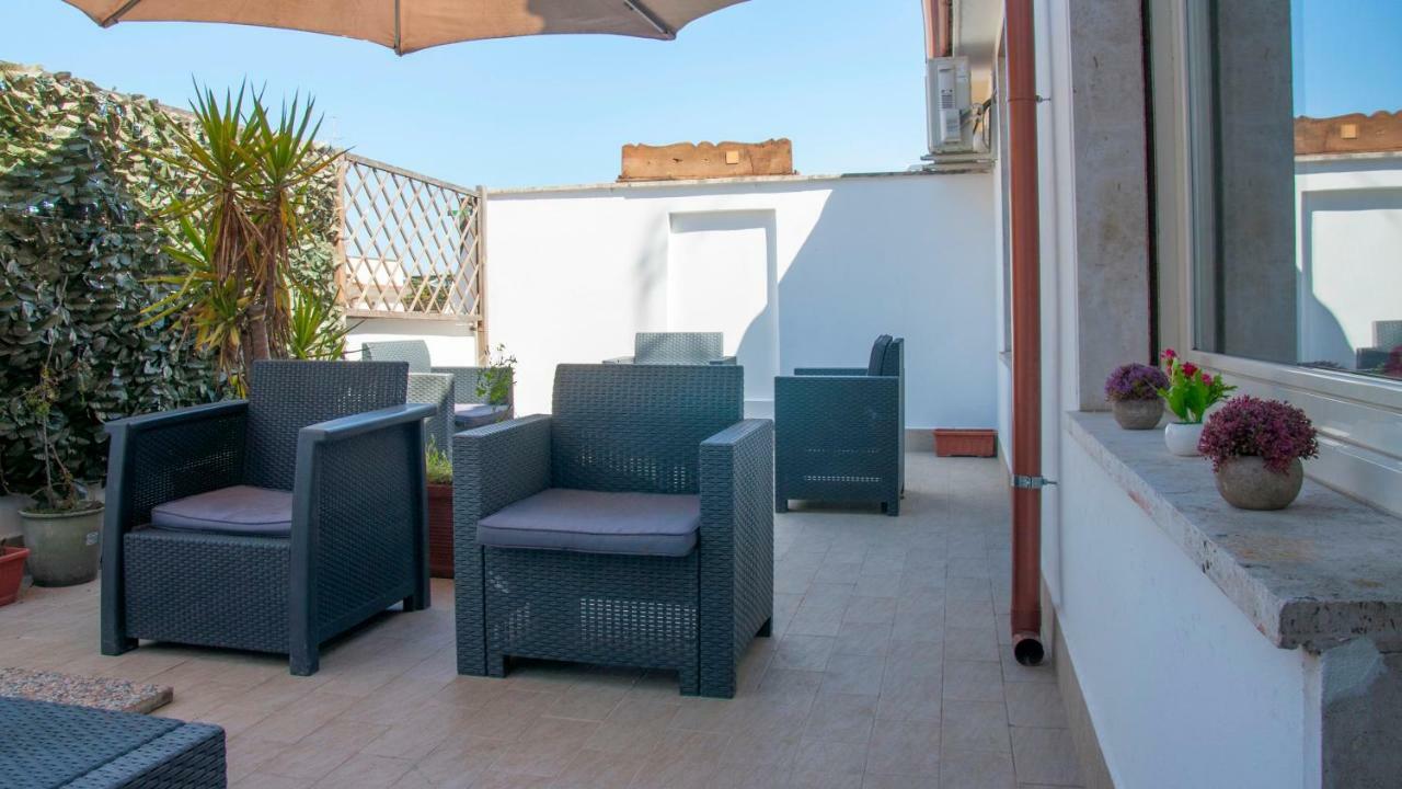 Rome Apartment With Terrace Autonomous מראה חיצוני תמונה
